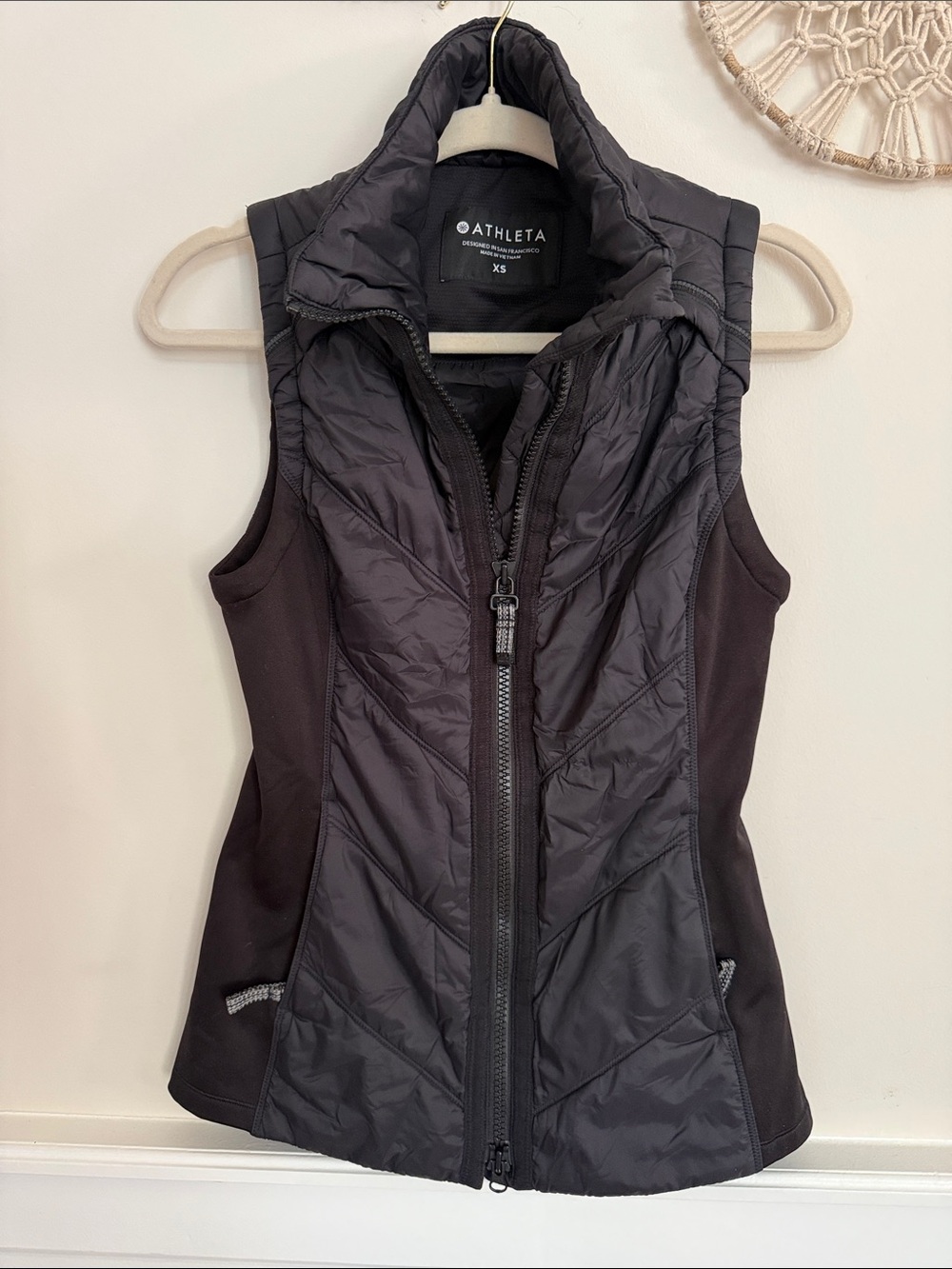 Athleta Black Quilted Hybrid Performance Vest